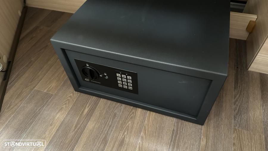 Burstner Ixeo IT 734 30 Anos - 11