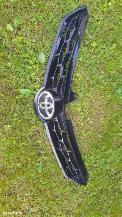 Toyota corolla e16 atrapa grill - 2