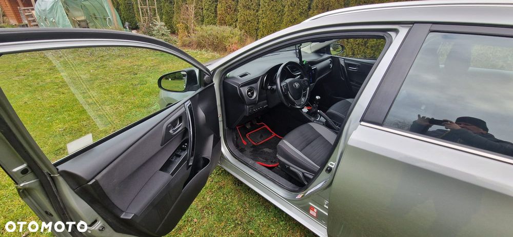 Toyota Auris 1.6 D-4D Premium - 12