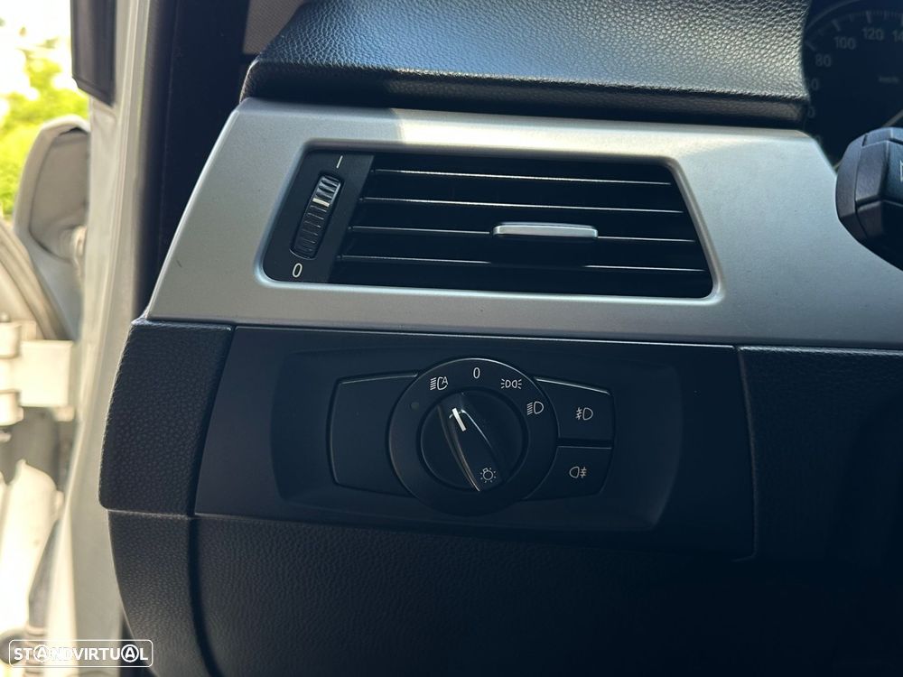 BMW 320 d Sport - 11