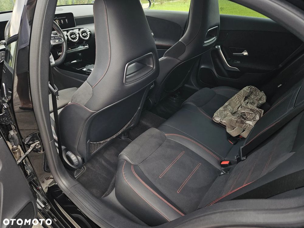 Mercedes-Benz Klasa A 220 4-Matic AMG Line 7G-DCT - 2