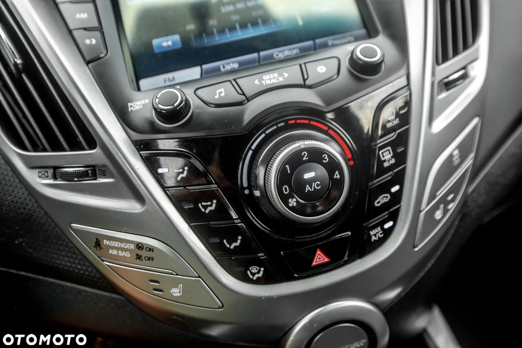 Hyundai Veloster 1.6 GDI Premium - 29