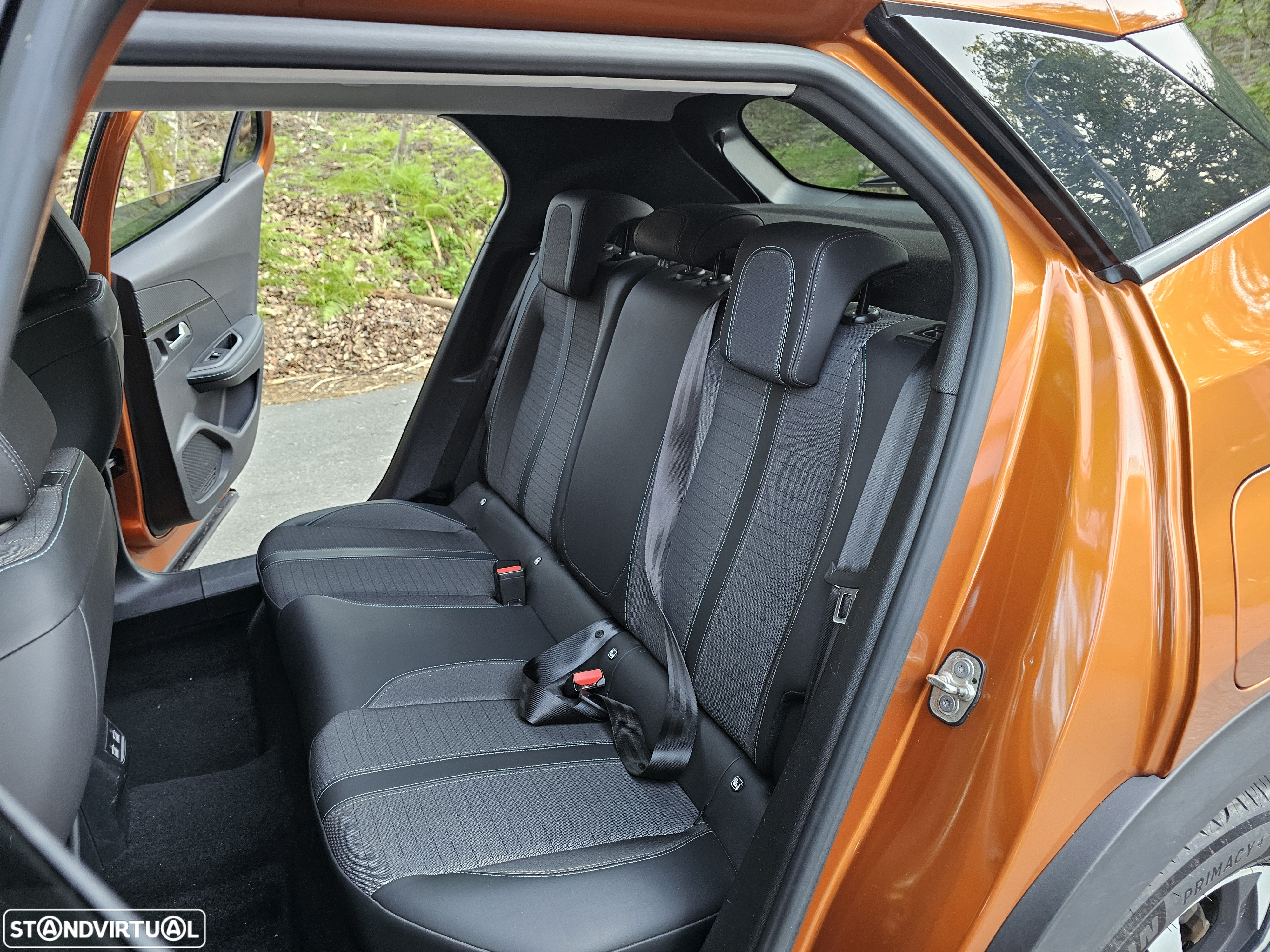 Peugeot 2008 ver-1-5-bluehdi-allure - 18