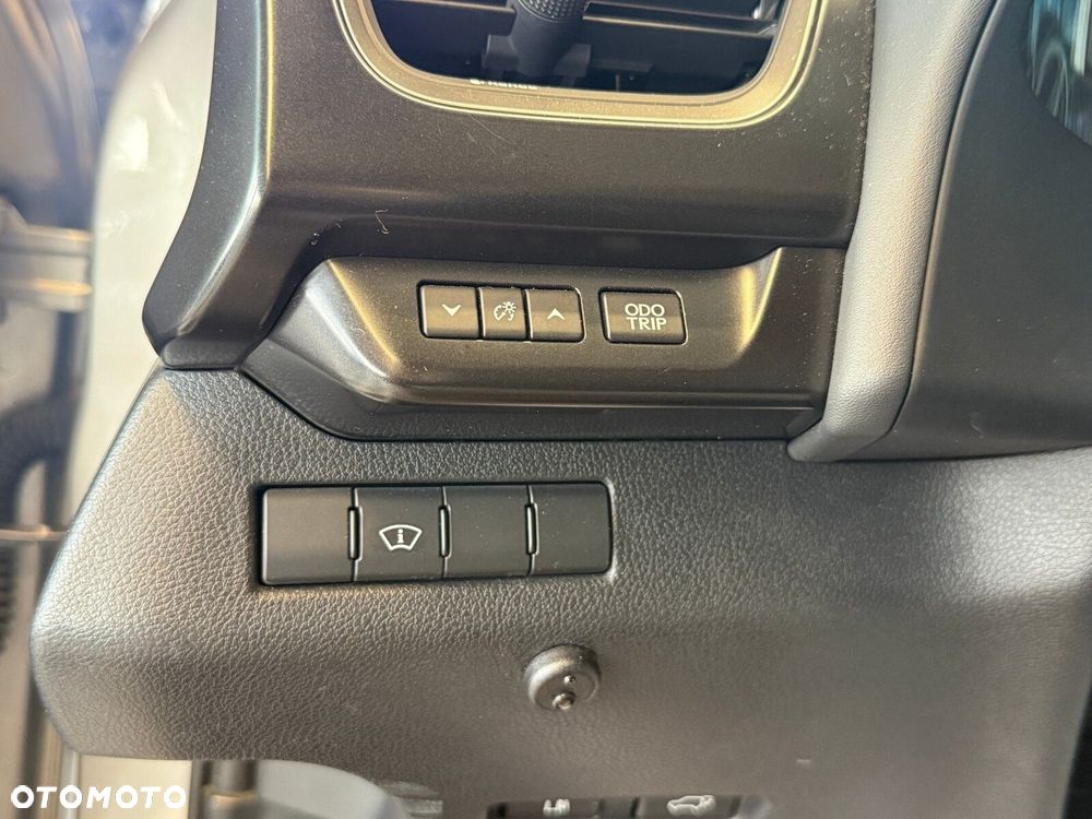 Lexus UX - 24