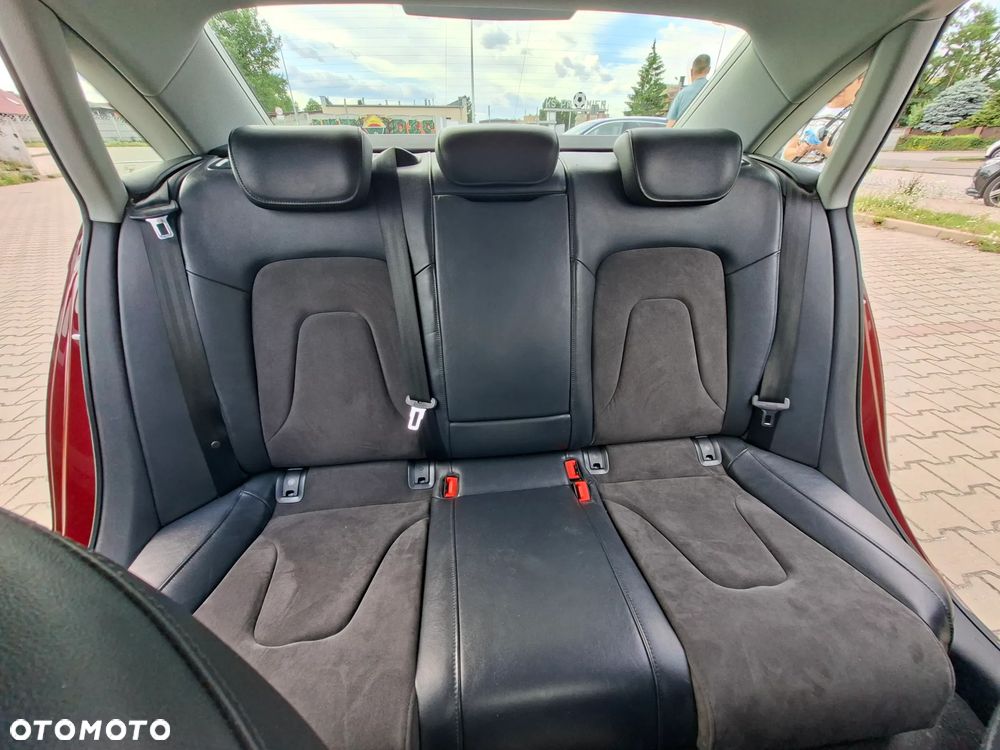 Audi A4 Limousine - 13