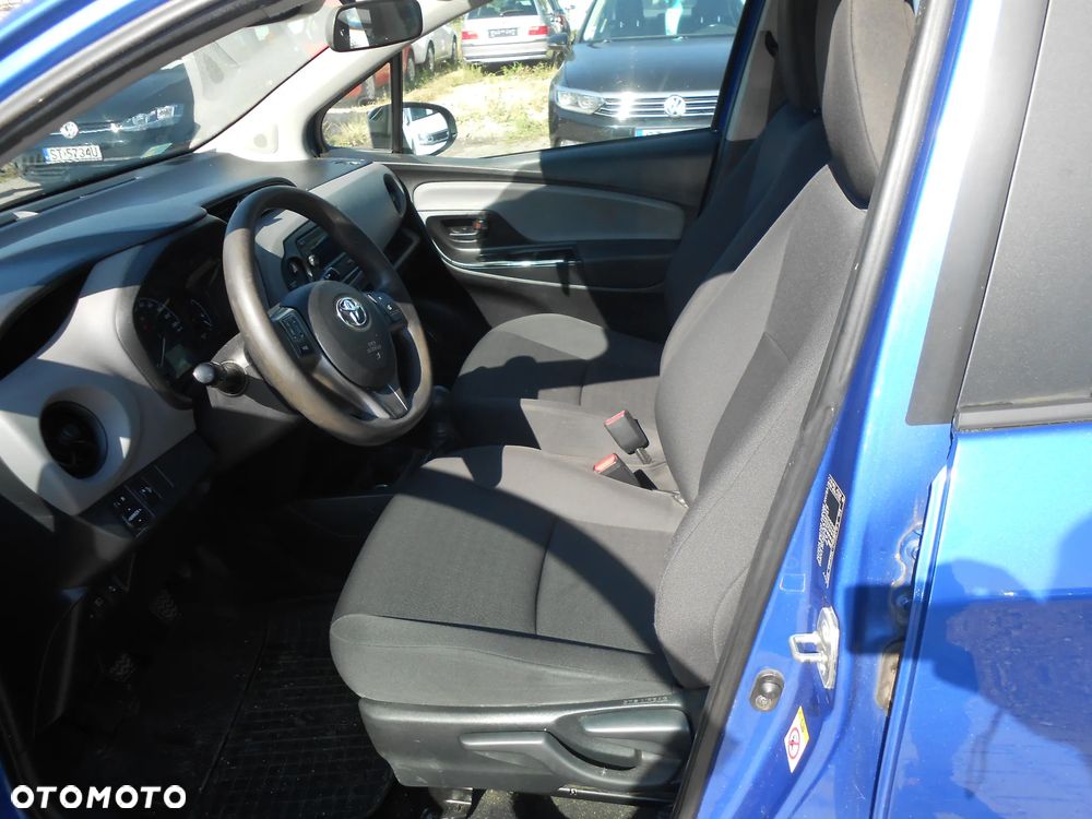 Toyota Yaris 1.0 Life EU6 - 10