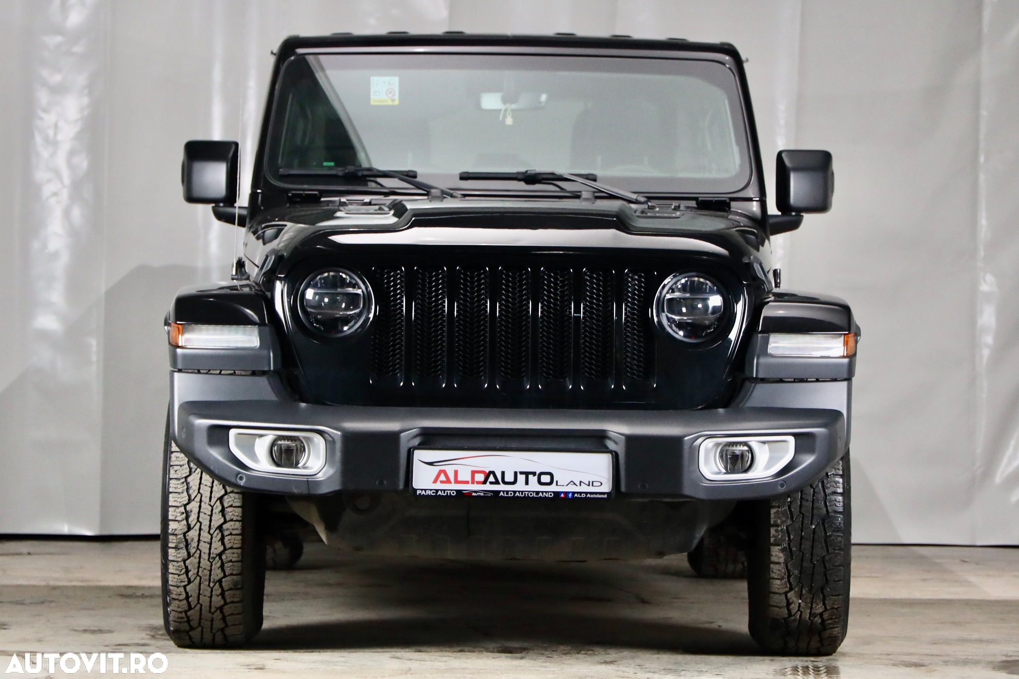 Jeep Wrangler Unlimited 2.2 CRD AT8 Sahara - 34