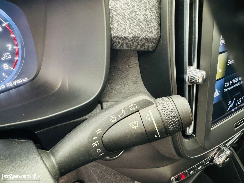 Volvo XC 40 1.5 T2 Momentum Core - 18