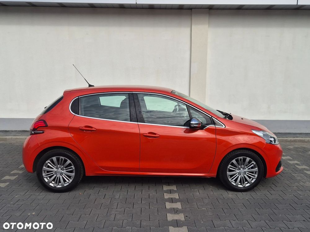 Peugeot 208 PureTech 110 Stop & Start Allure - 6