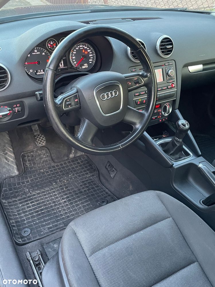 Audi A3 3-drzwiowe 1.6 TDI DPF Ambiente - 9