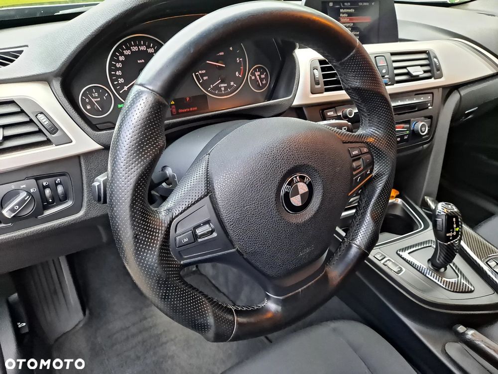 BMW Seria 3 320d Touring Sport Line - 30