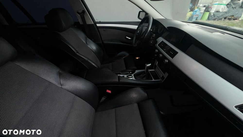 BMW Seria 5 520i - 18