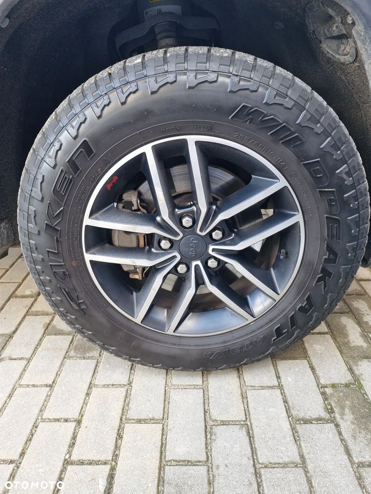 Jeep Grand Cherokee - 14