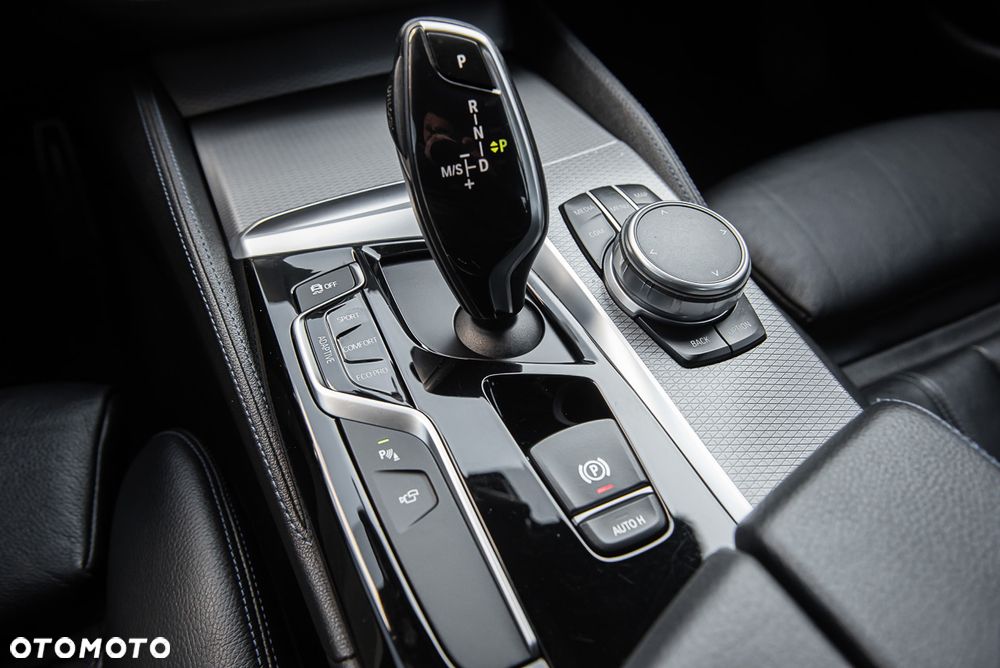 BMW Seria 5 520d M Sport Edition - 28