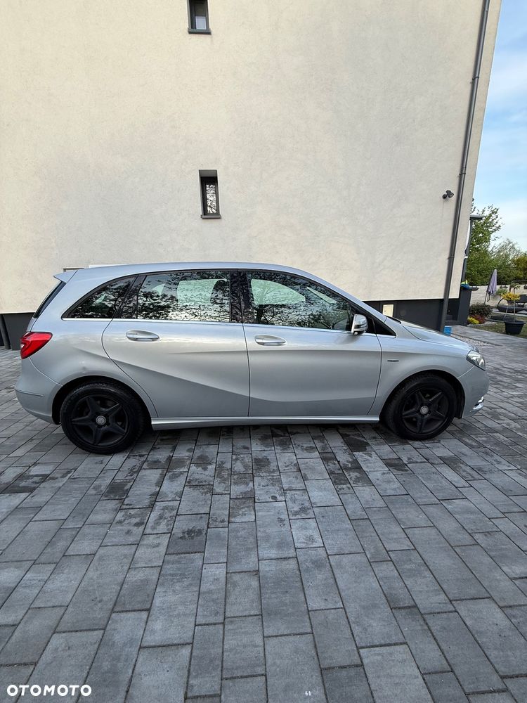 Mercedes-Benz Klasa B 180 CDI (BlueEFFICIENCY) - 4