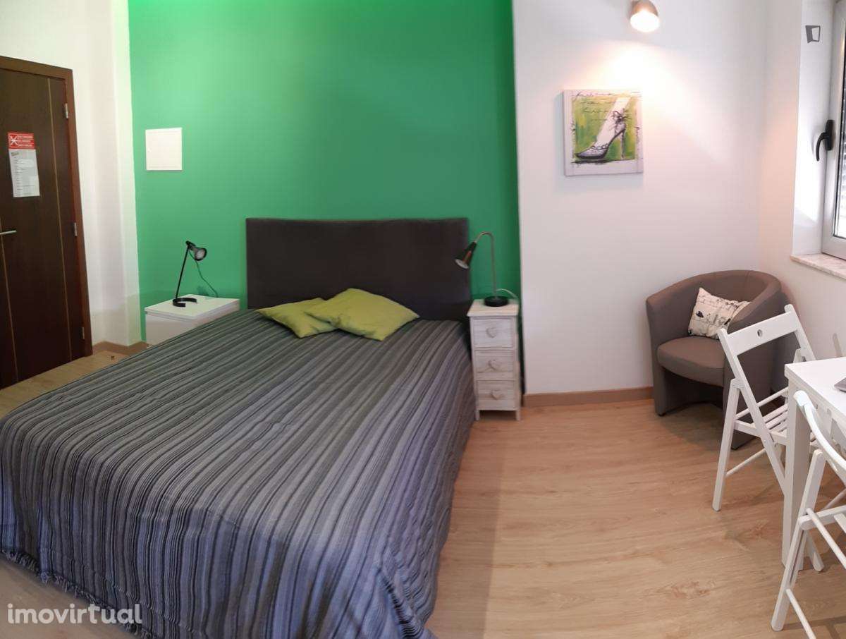 Estúdio - localizado em Baixa Coimbra - Grande imagem: 2/23