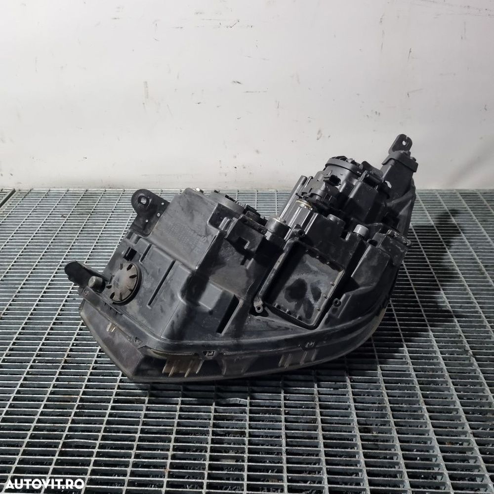 Far Dreapta SsangYong Tivoli 2015 - 2019 SUV 4 Usi (1471) Cu lupă - 4