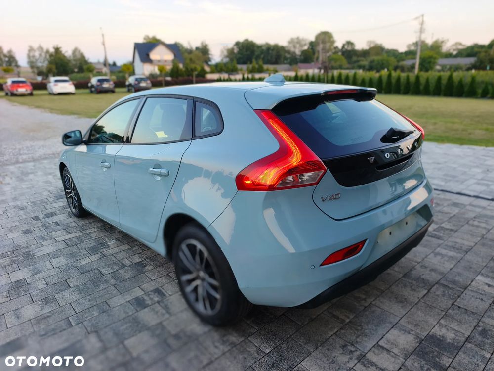 Volvo V40 D2 Drive-E Momentum - 11