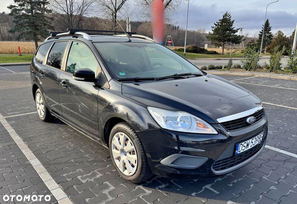 Ford Focus 1.6 16V Ambiente - 2