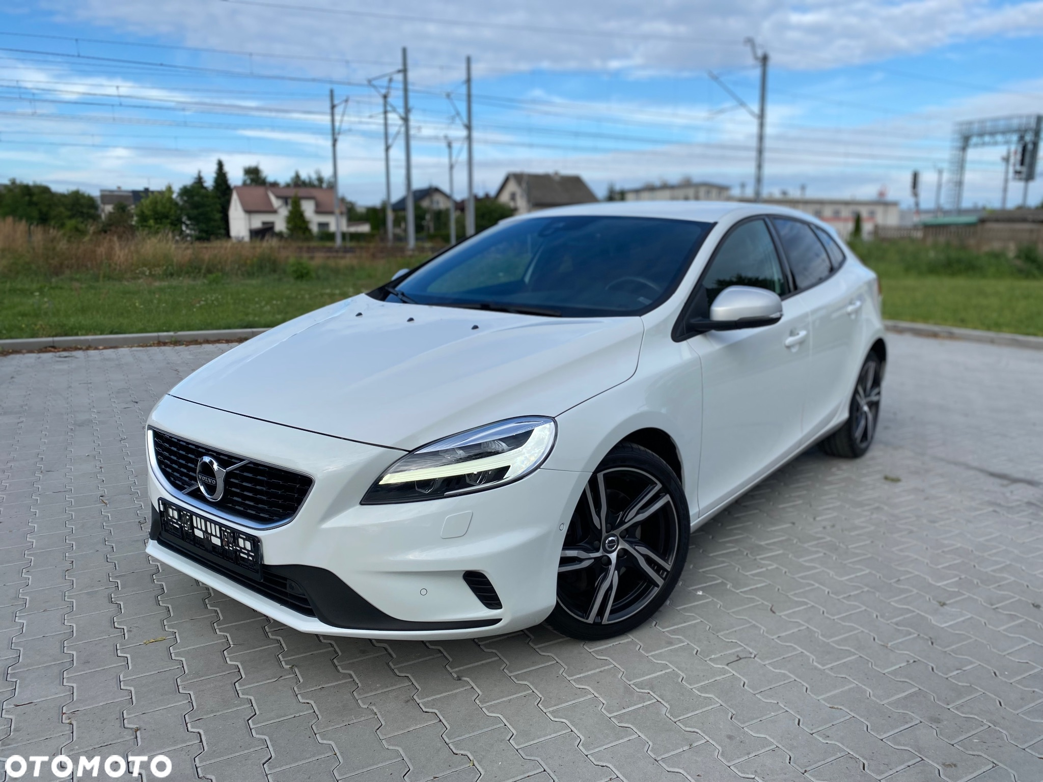 Volvo V40 D2 Drive-E SCR R-Design Momentum - 2