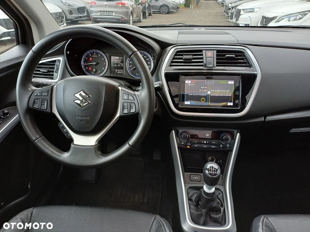 Suzuki SX4 S-Cross 1.4 T Premium 4WD - 23