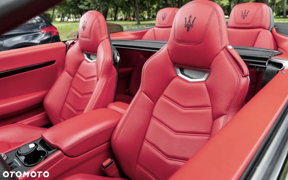 Maserati GranCabrio Sport - 30