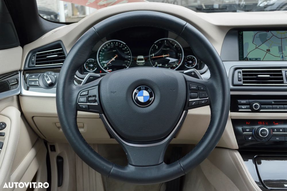 BMW Seria 5 520d Aut. Luxury Line - 32