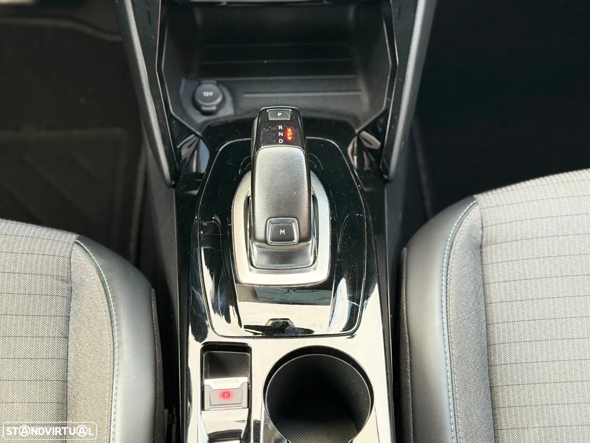 Peugeot 2008 PureTech 130 EAT8 Allure - 9