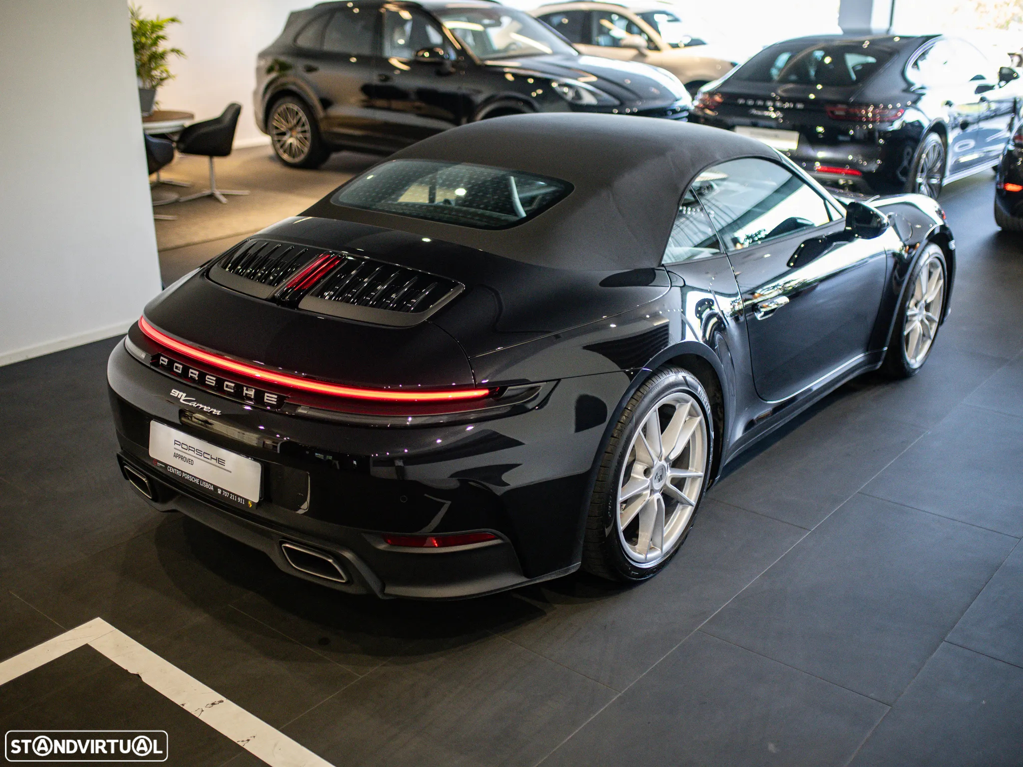 Porsche 911 (992) Carrera - 4