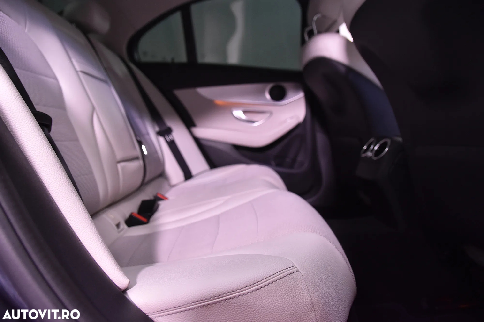 Mercedes-Benz C 220 d 4MATIC Aut. - 12
