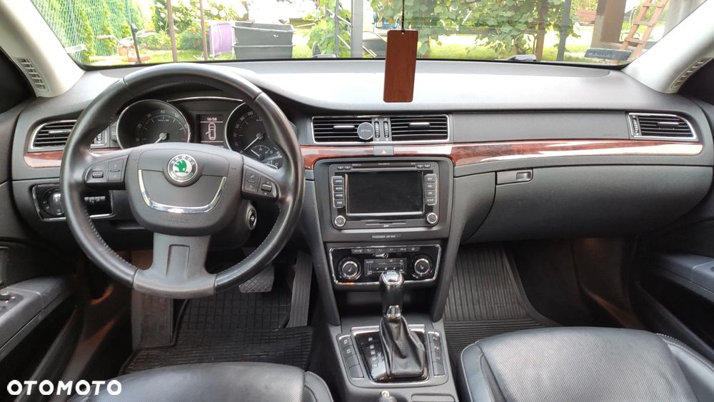 Skoda Superb 2.0 TSI Platinum DSG - 13