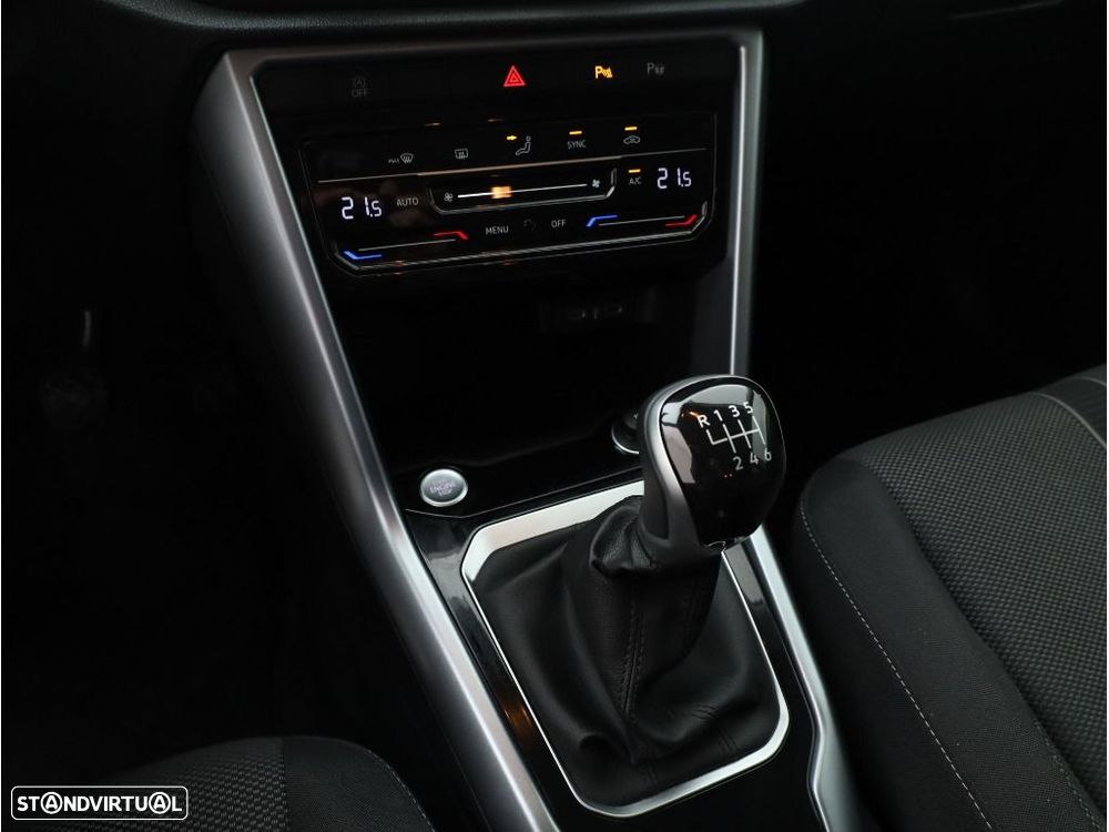 VW T-Roc - 16