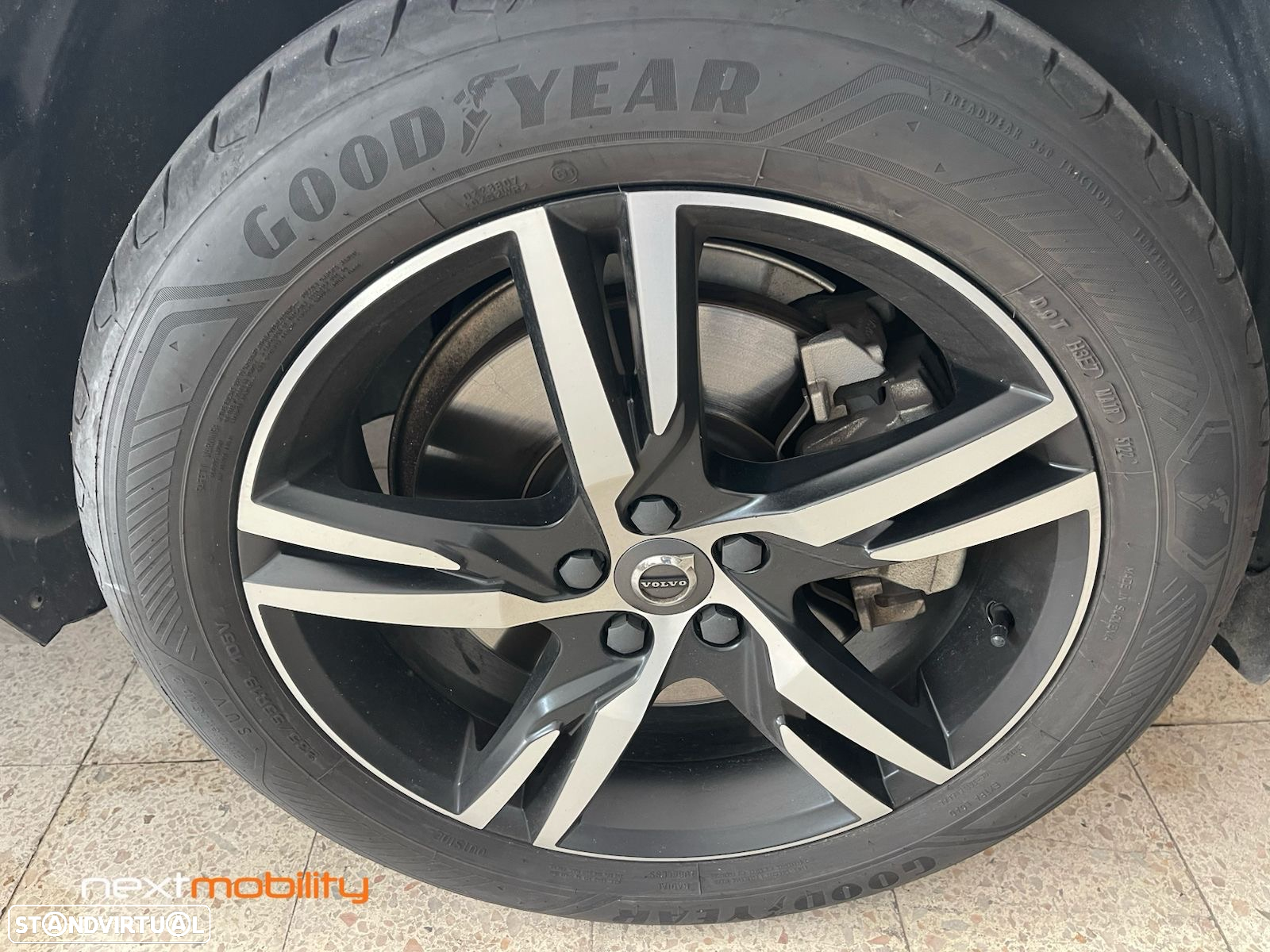 Volvo XC 60 2.0 T6 PHEV R-Design AWD - 23