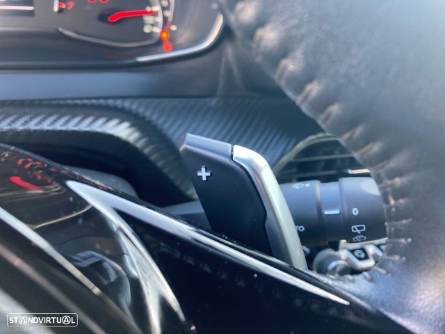 Peugeot 2008 BlueHDi 130 EAT8 Allure - 15