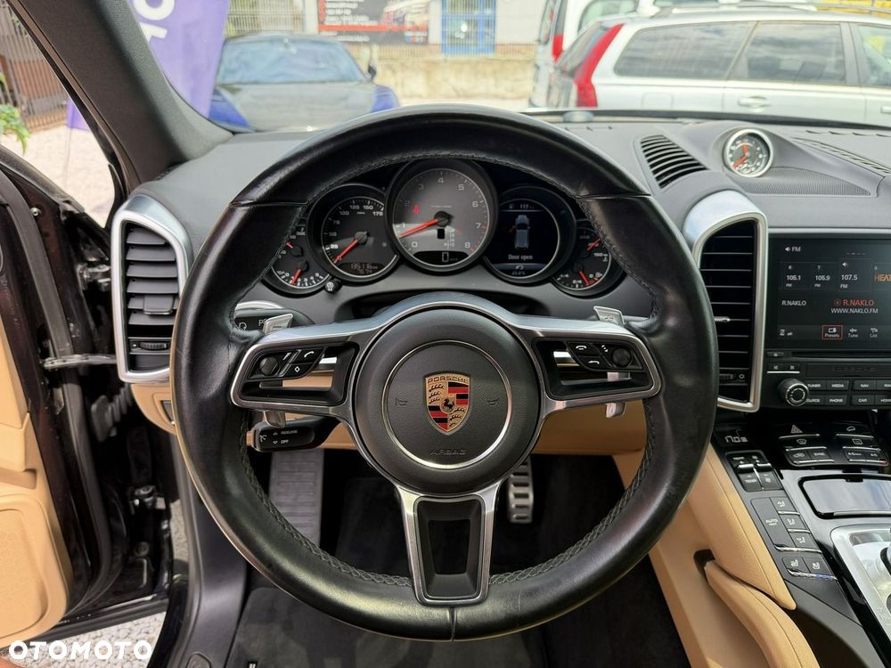 Porsche Cayenne S - 17
