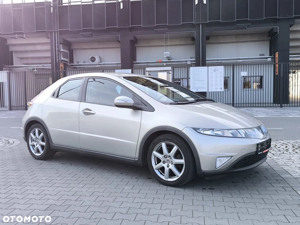 Honda Civic 1.8 Executive - 32