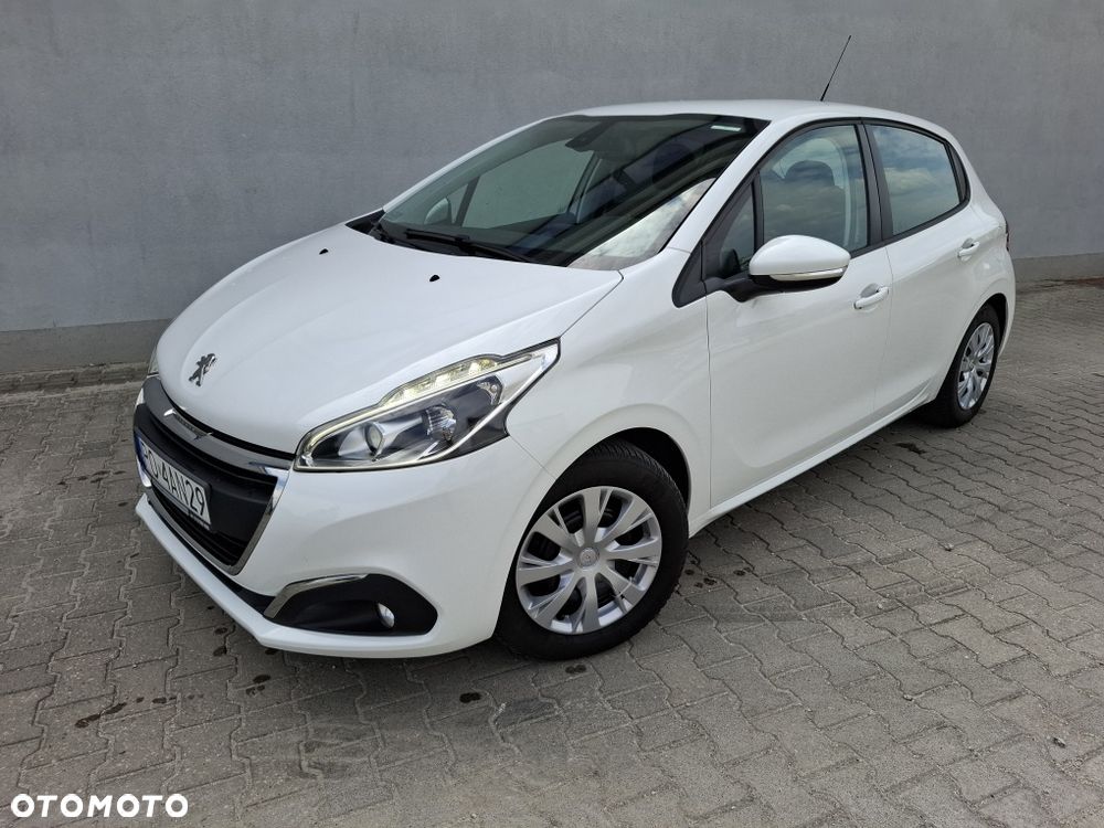 Peugeot 208 - 1
