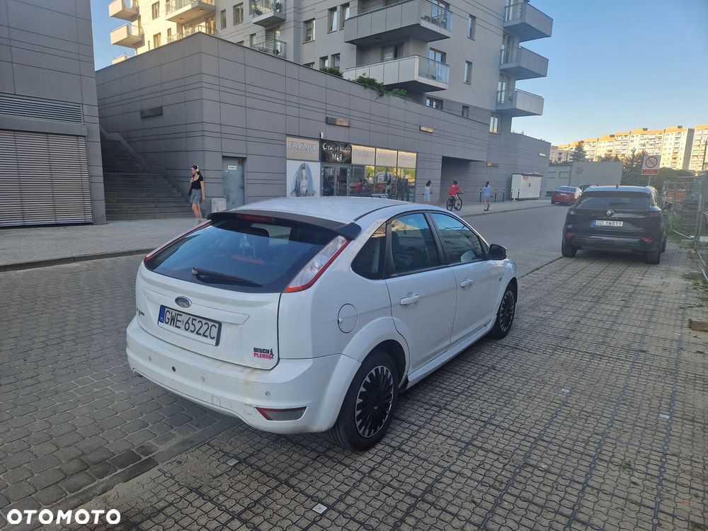 Ford Focus 1.8 TDCi Ambiente - 4