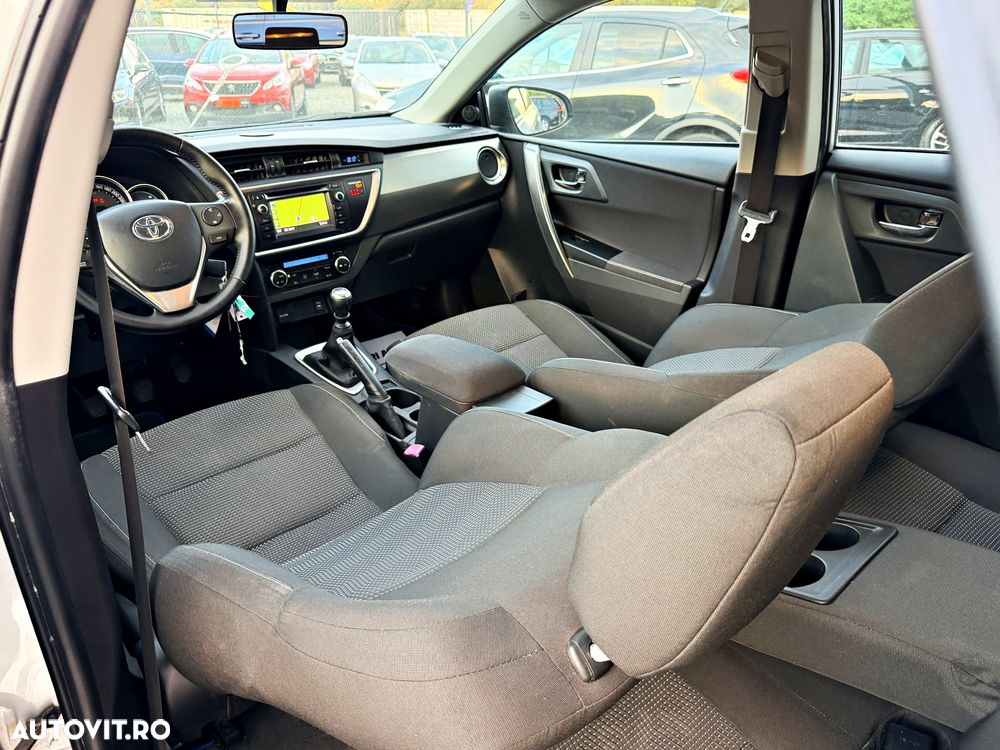 Toyota Auris 1.4 D-4D Unique - 7