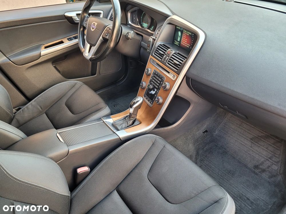 Volvo XC 60 D4 Drive-E Momentum - 22