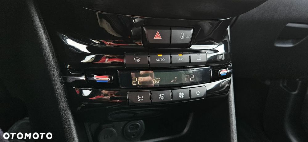 Peugeot 2008 1.6 BlueHDi Allure - 14