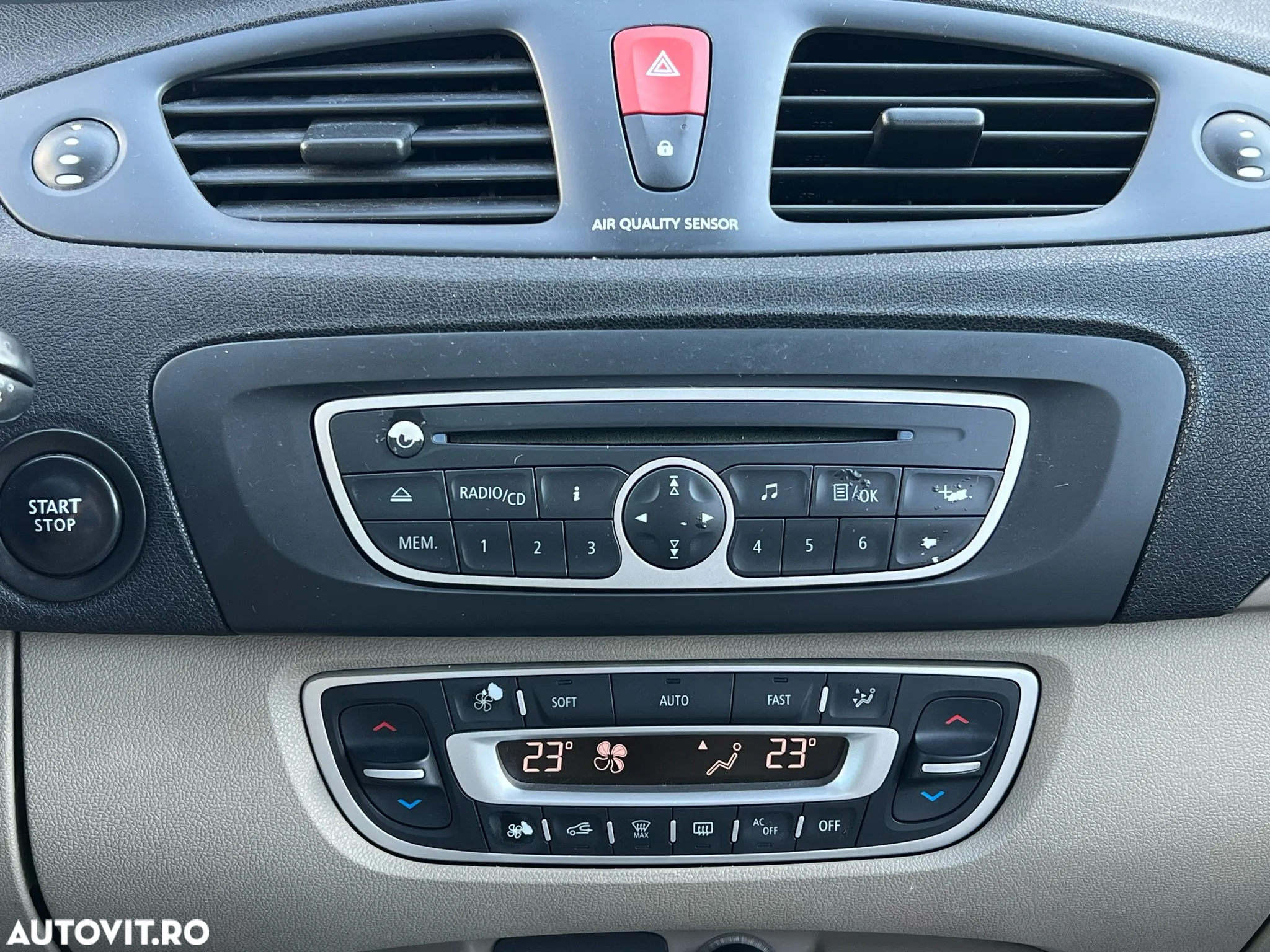 Renault Scenic - 16