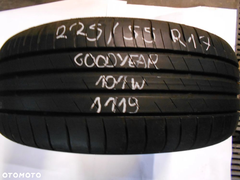 OPONA POJEDYNKA 225/55R17 GOODYEAR EFFICIENT GRIP PERFORMANCE DOT 1119 8MM - 1