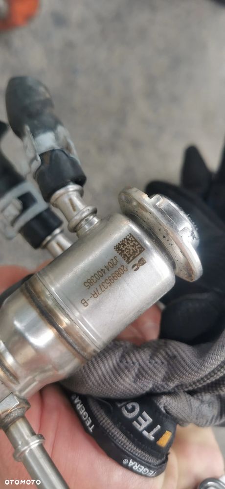 WTRYSK ADBLUE Duster II 1.5 dci 208995377R - 2