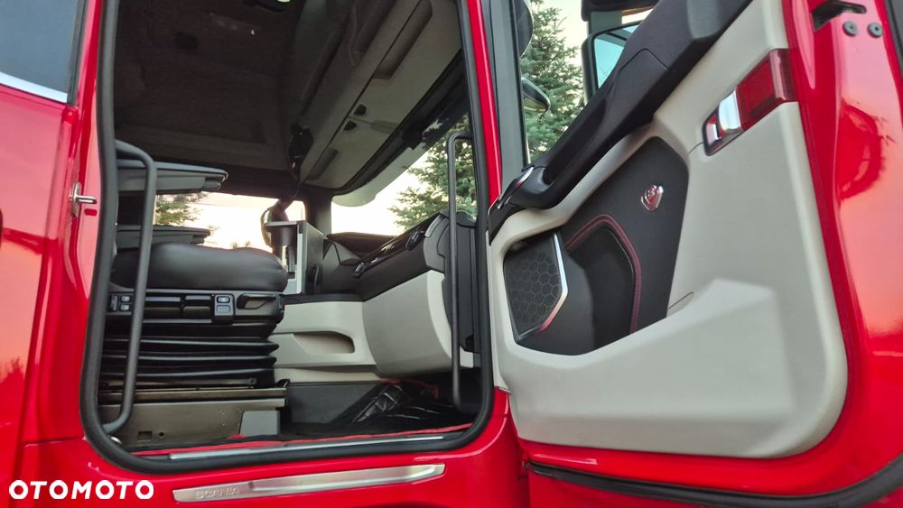 Scania SCANIA///S530///V8///2022///RETARDER/// FULL LED///KLIMATYZACJA POSTOJOWA/// ZABUDOWY MIĘDZYOSIOWE///WAGA/// SKÓRY///NAWIGACJA///BARDZO BOGATA WERSJA///STAN BARDZO DOBRY - 24