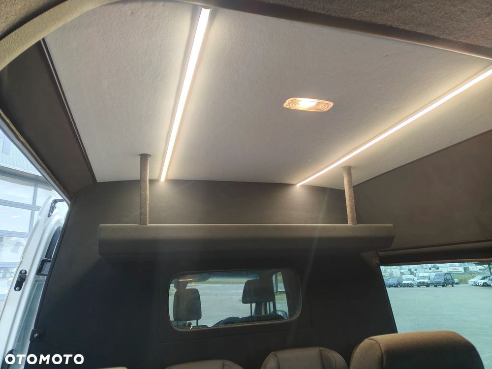 Mercedes-Benz Sprinter - 28