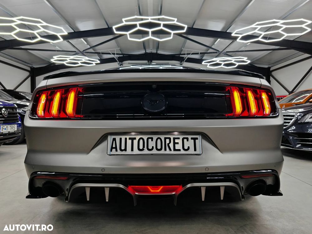 Ford Mustang 2.3 EcoBoost Aut. - 31