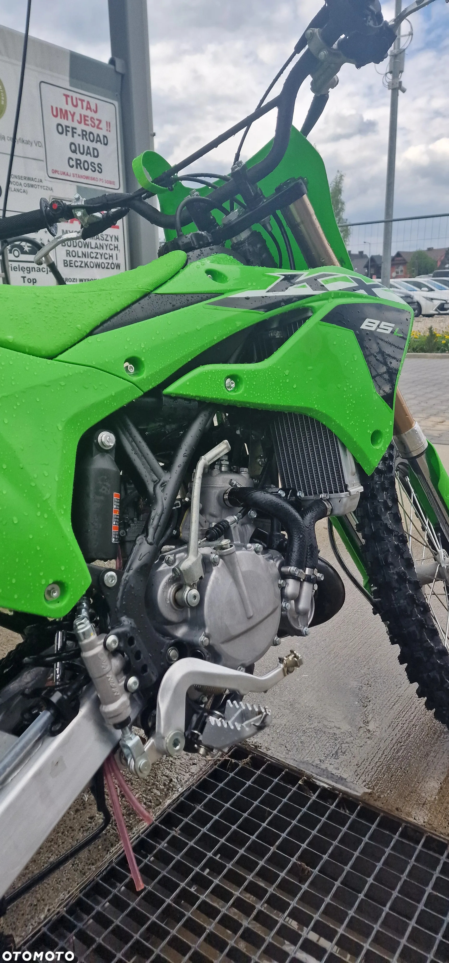 Kawasaki KX - 8