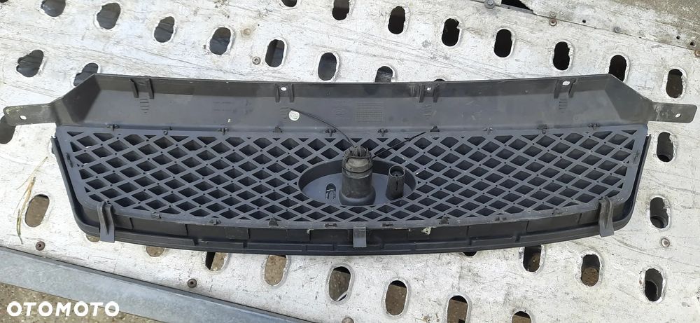 Ford Focus C-MAX 1 Lakier n3 Zderzak przód  Pas przedni - wzmocnienie 3m51-8b041 Atrapa chłodnicy 3m51-r8200 Drzwi prawy tył , Maska przód Klapa tył - 11