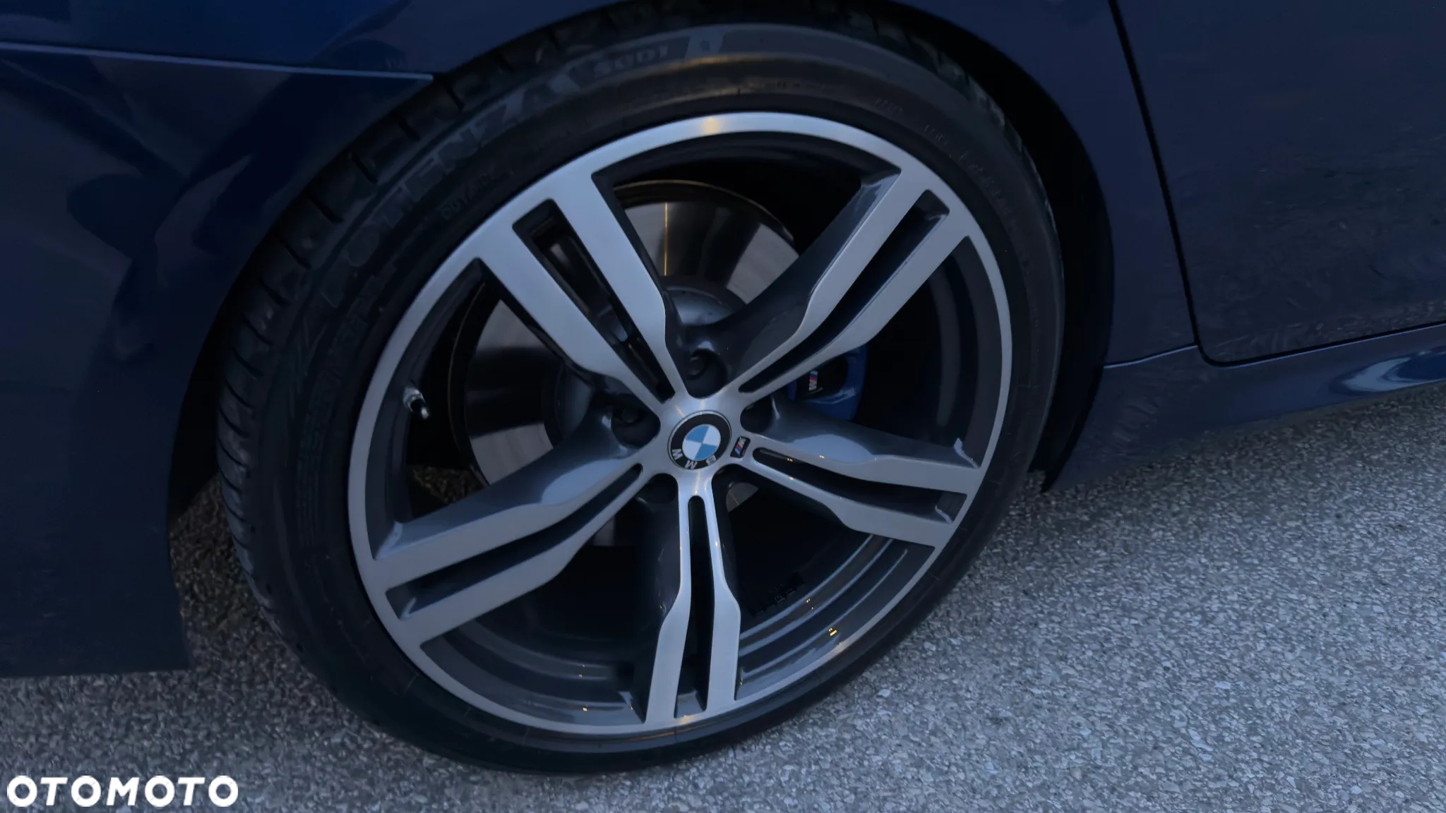 BMW Seria 5 M550i xDrive sport - 28